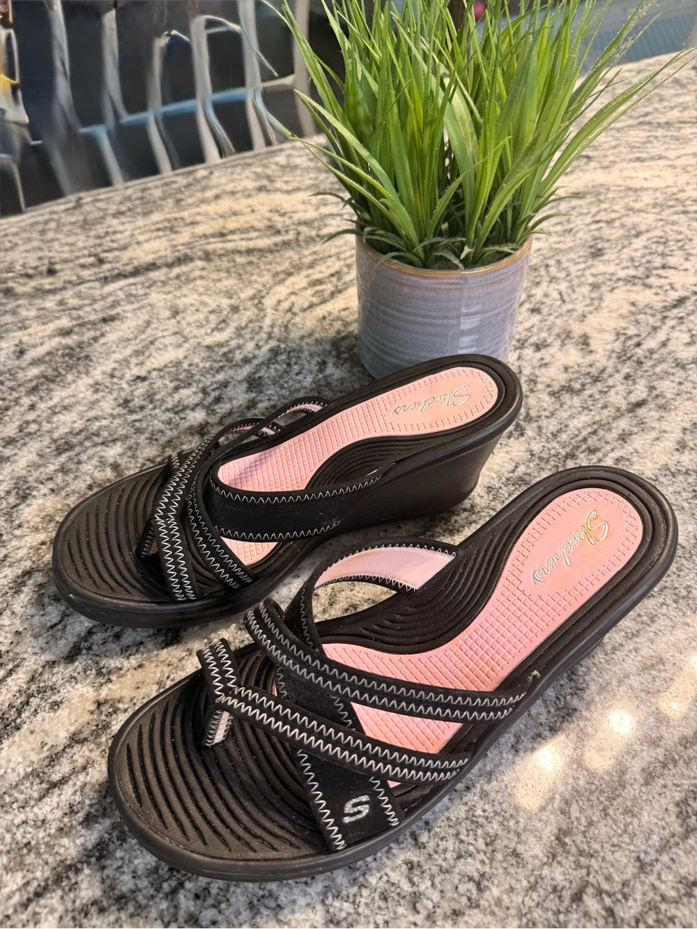 Skechers Black Wedge Sandals / flip flops with Pink Insole